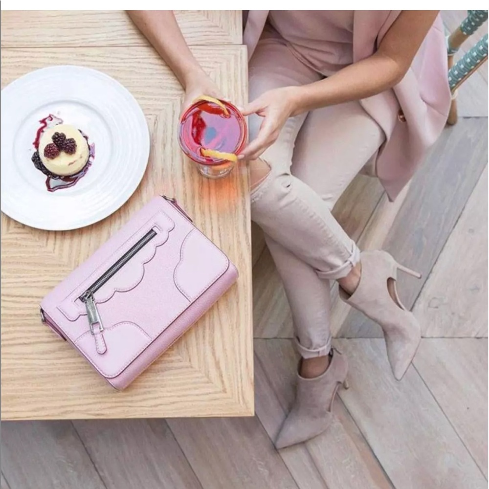 Pour La Victoire Cierraks Suede Tan Ankle Bootie